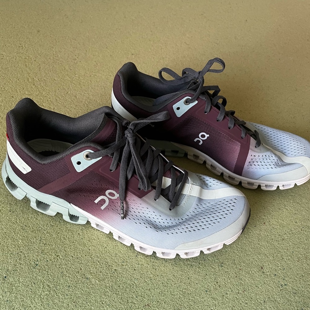 On Running Cloudflow Shoes